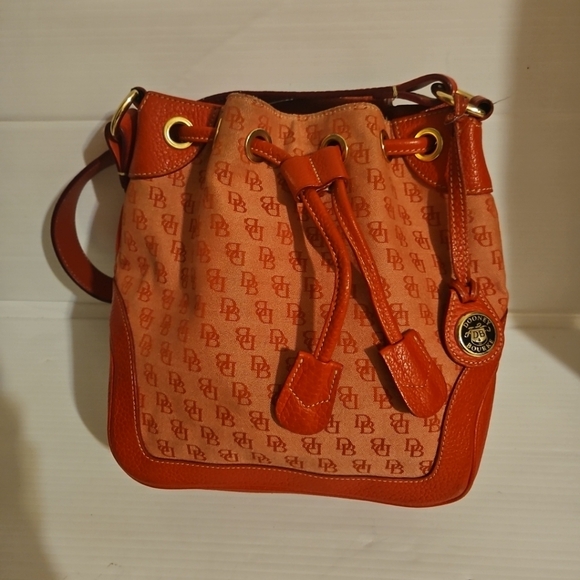 Rare Vintage DOONEY & BOURKE Red Leather Canvas Monogram Drawstring Bucket Bag - Picture 5 of 14